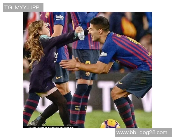 孩子与球星爸爸同场竞技 亲情与足球交织成梦想之旅